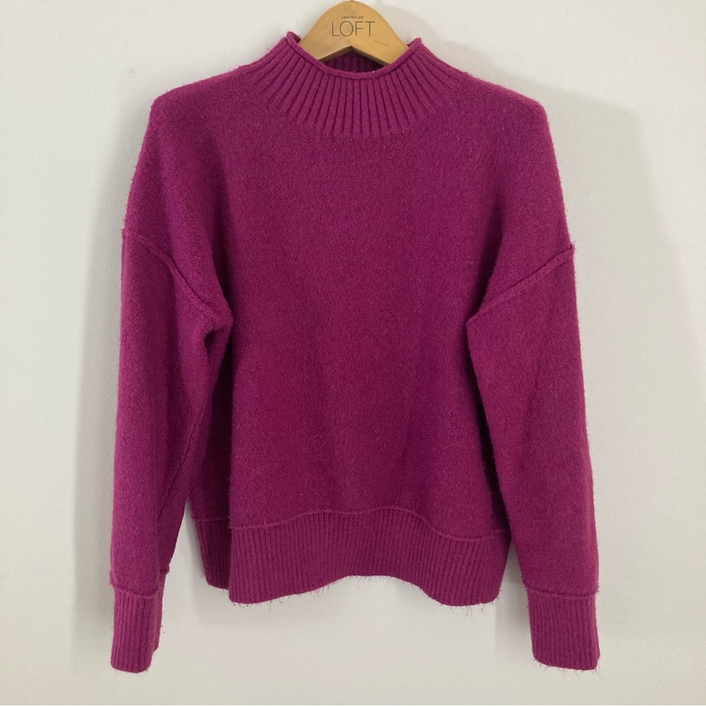 Universal Thread Women's Magenta Turtleneck Sweater Size Small
